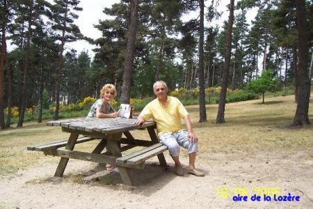 sur l'A75 : AIRE DE LA LOZERE