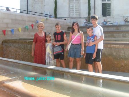 place du Chapitre &agrave; N&icirc;mes
