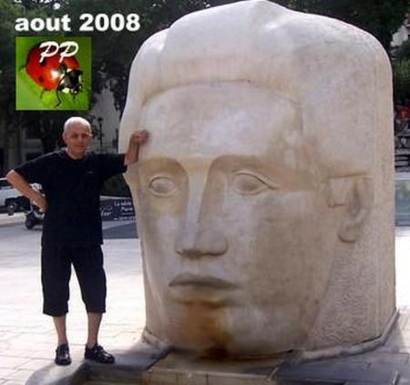 la fontaine de la place d'ASSAS a quelque chose à nous dire..