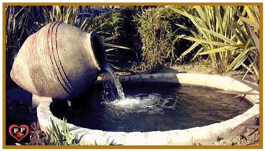un rond-point avec une belle fontaine oblige à ralentir