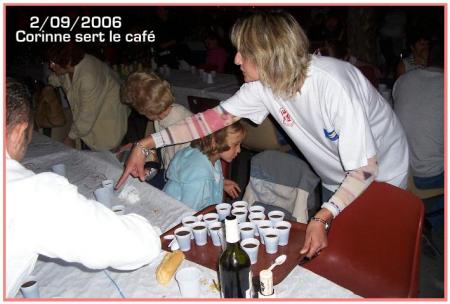 Corinne au service du café...