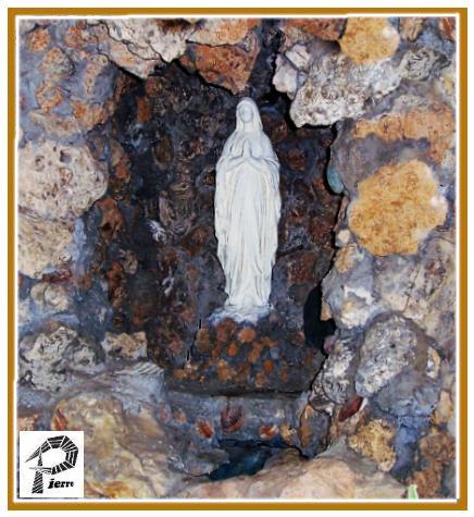 la petite grotte est un hommage à ma mère