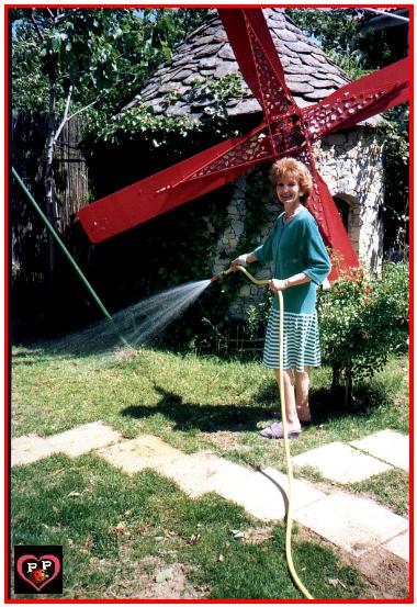 1991 Janine devant le premier moulin
