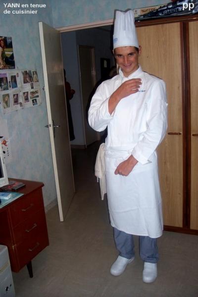 Yann  en tenue